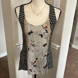 Anthropologie Tiny black floral checkered print sleeveless blouse top Size S